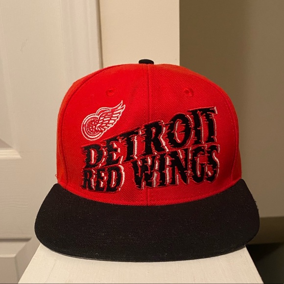 Detroit Redwings CCM Special Edition Team Color stitched Flat Brim Hat - Picture 2 of 7
